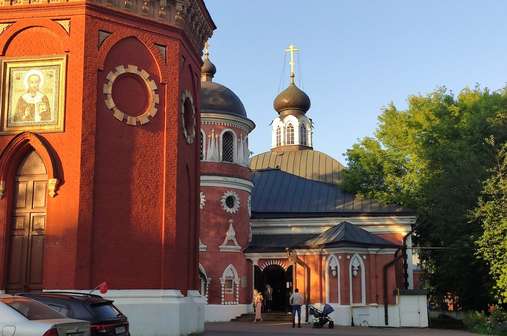 Никольские храмы москвы. Преображенское кладбище в Москве храм. Храм Николая Чудотворца на Преображенском кладбище. Никольская Церковь на Преображенском кладбище. Никольский храм Москва.